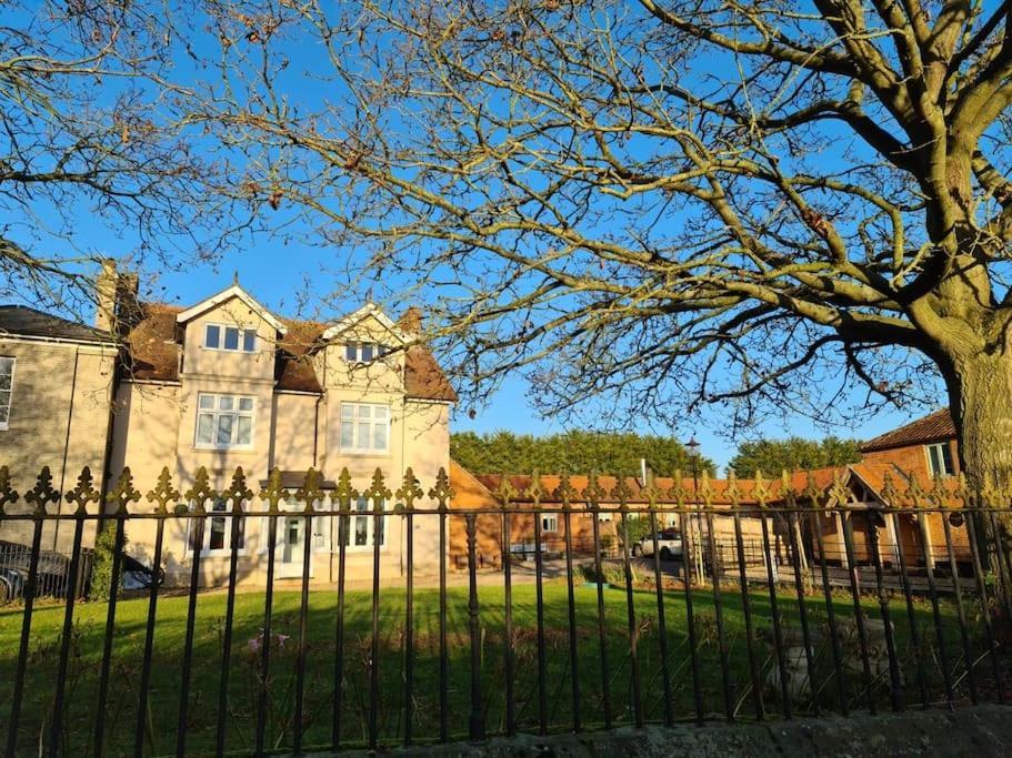 Stylish 2 Bed Apart In The Heart Of North Norfolk 노스월셤 외부 사진