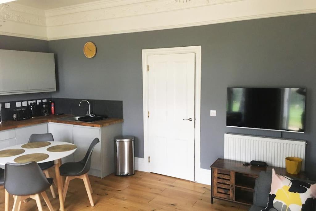 Stylish 2 Bed Apart In The Heart Of North Norfolk 노스월셤 외부 사진
